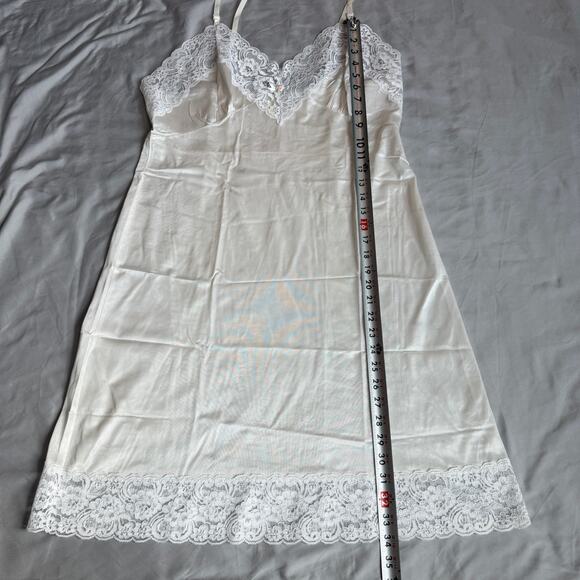 Vintage Ashley Taylor White, Lace, Sleeveless, Nighty/Slip- 38(M) - Picture 5 of 10